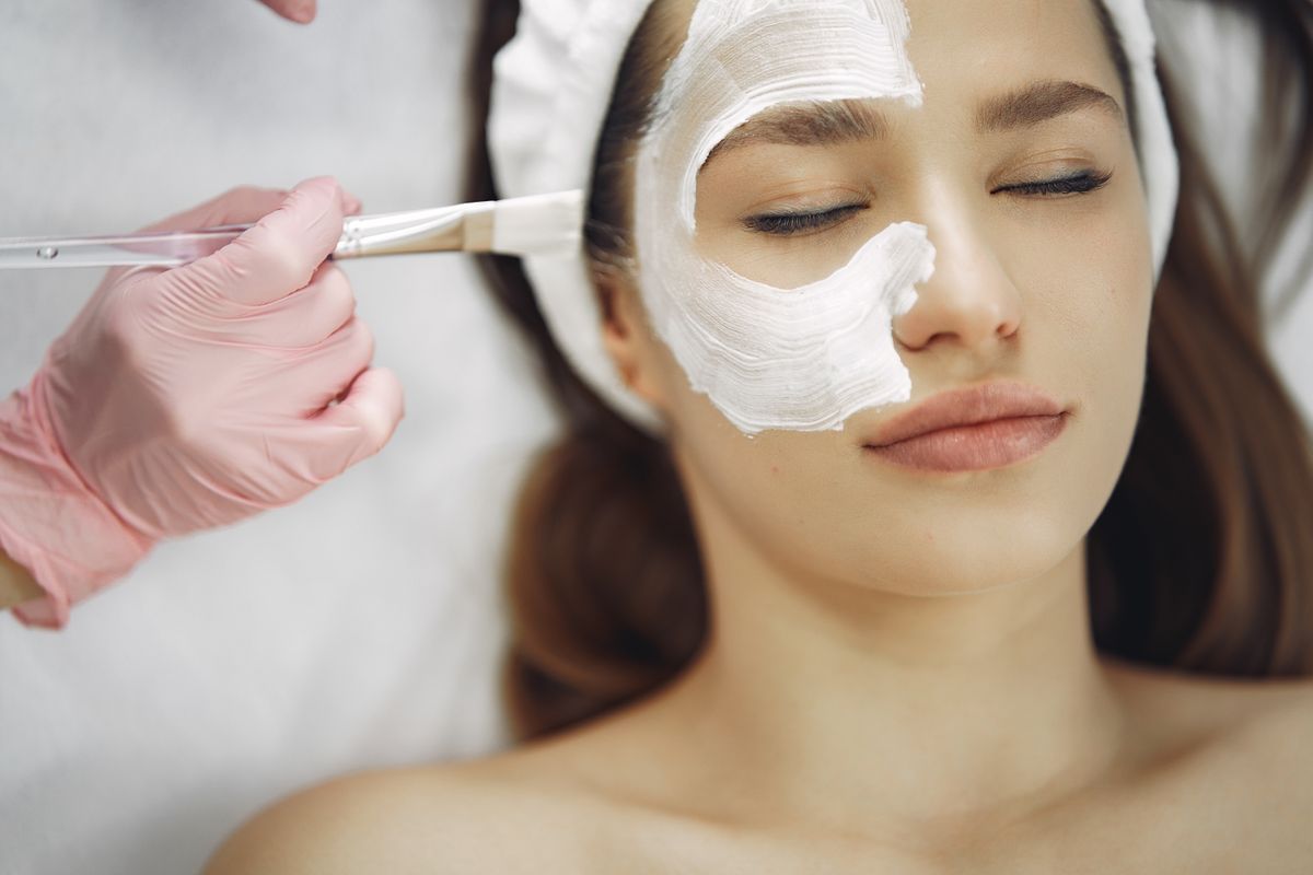Precise cosmetic injectable procedure performed in a clinical setting